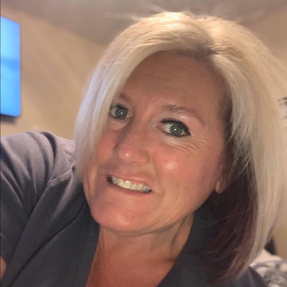 Meet your Posher, Michelle - Picture 2 of 2